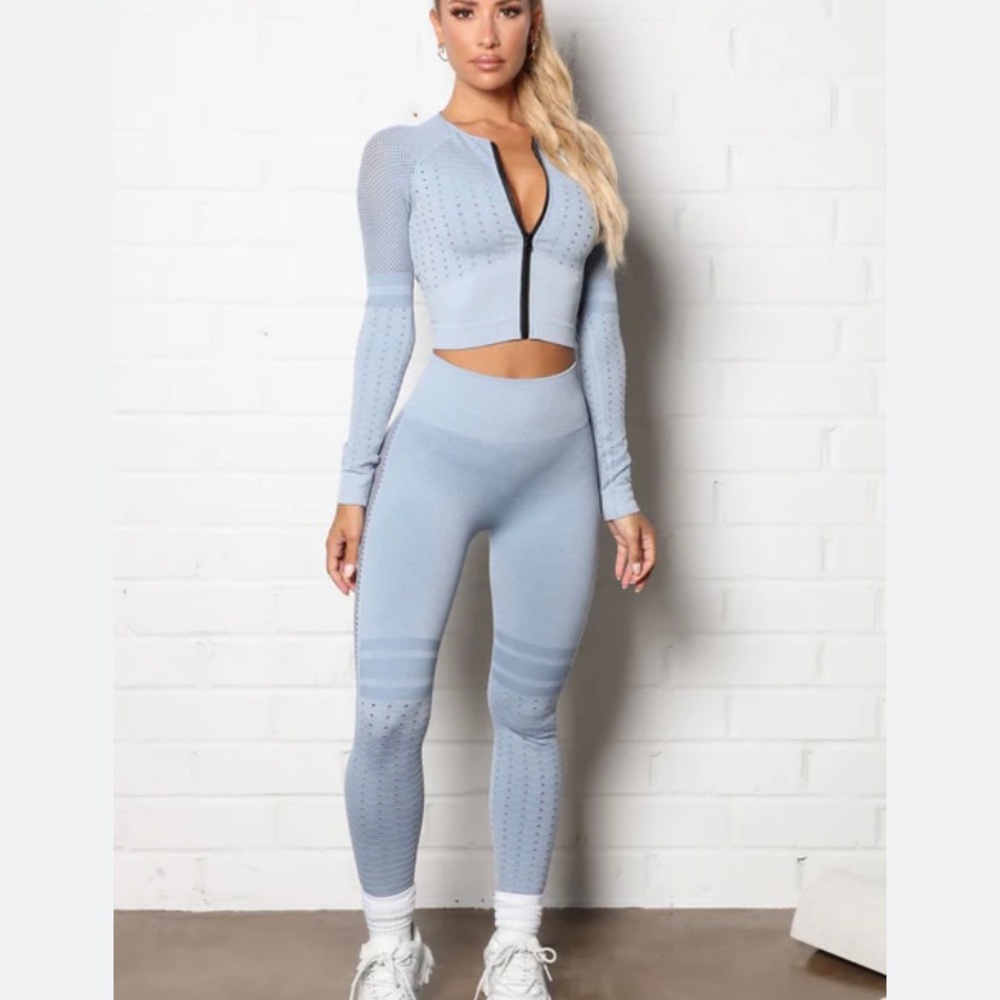 Game active crop top and leggings blue